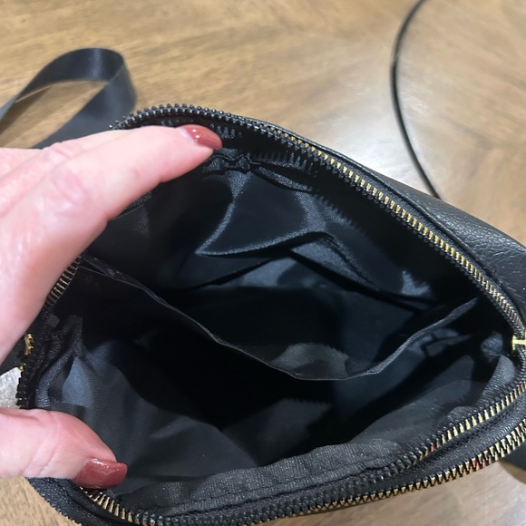 RACHEL Rachel Roy Black Crossbody Bag with Gold Hardware, NWOT, Double Zipper - Picture 7 of 11